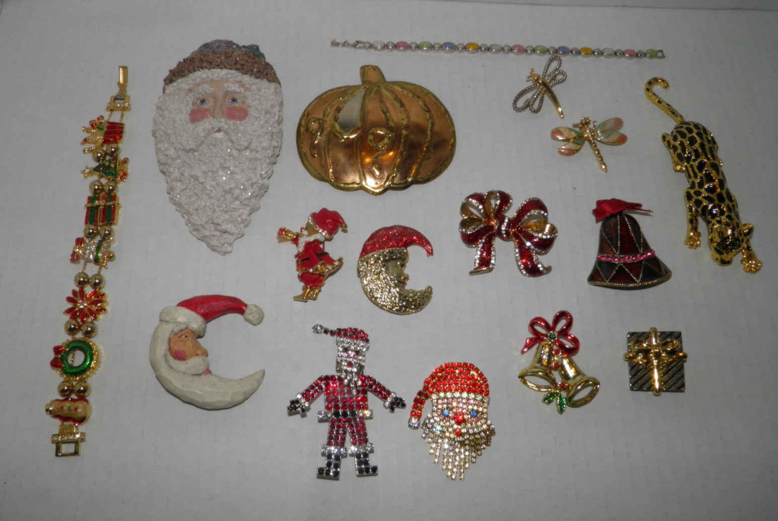 Jewelry Lot of 17 Items Christmas Wildlife Brooches Bracelets For Wear or Crafts