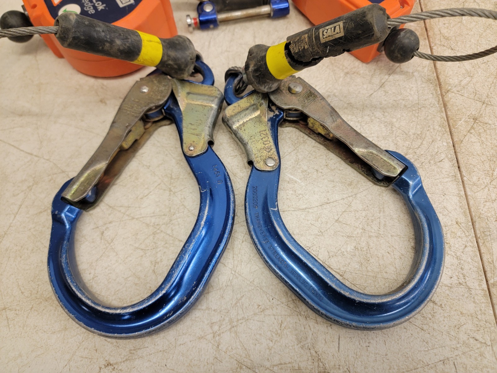 3M DBI SALA NANO-LOK 8' EDGE 3500231 DUAL LEG SELF RETRACTING LIFELINE LANYARD👁