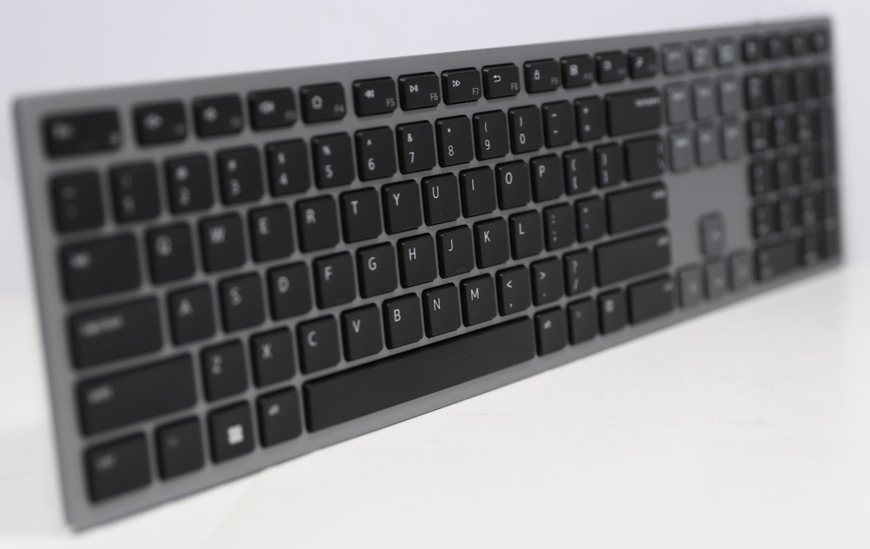 OPEN BOX- Dell Multi-Device Wireless Keyboard & Mouse KM7321W 4JPHT Bluetooth