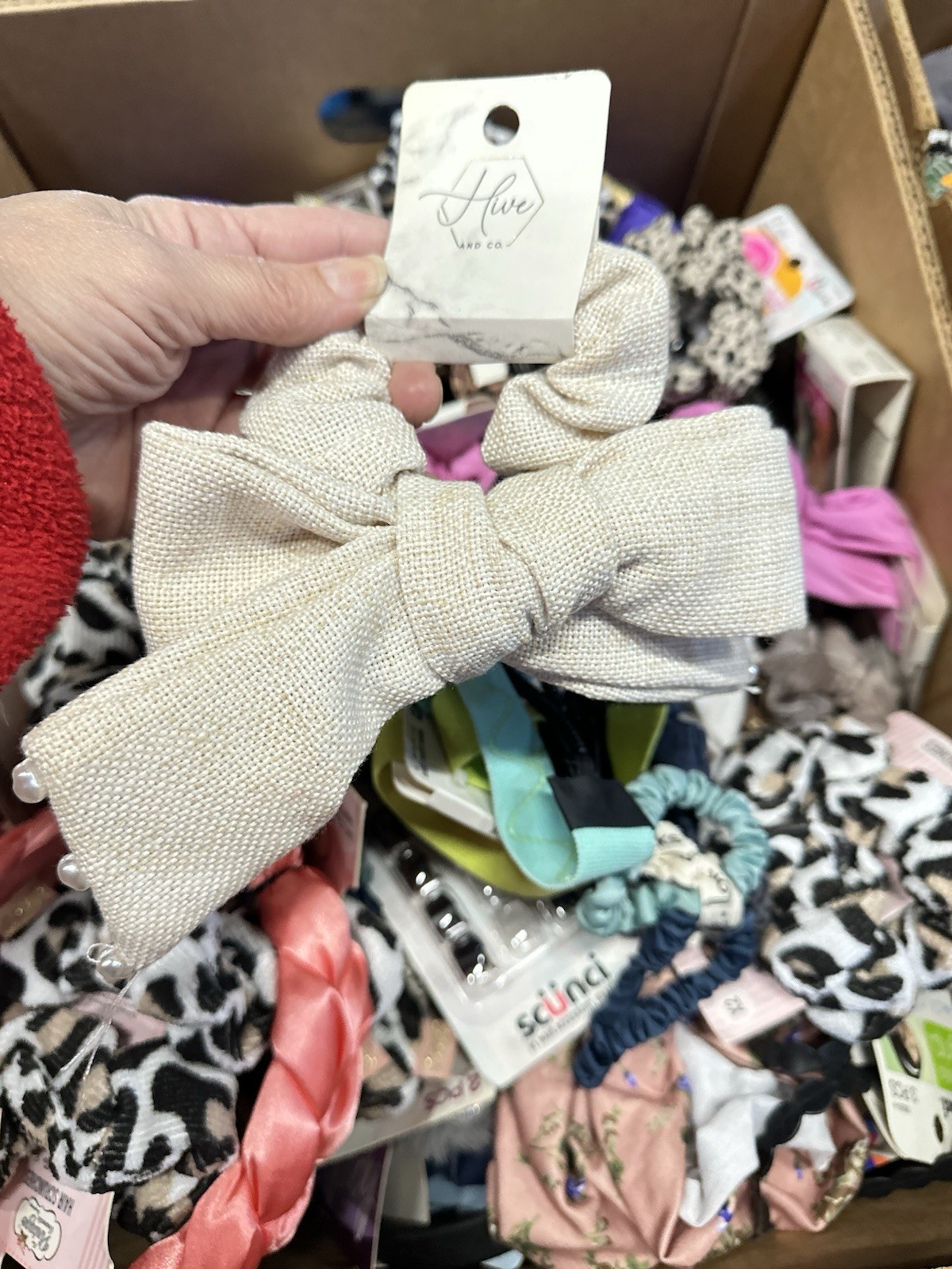 50 Pcs Wholesale Scunci , Goody Assorted Hair Accessories Scrunchies Etc Read