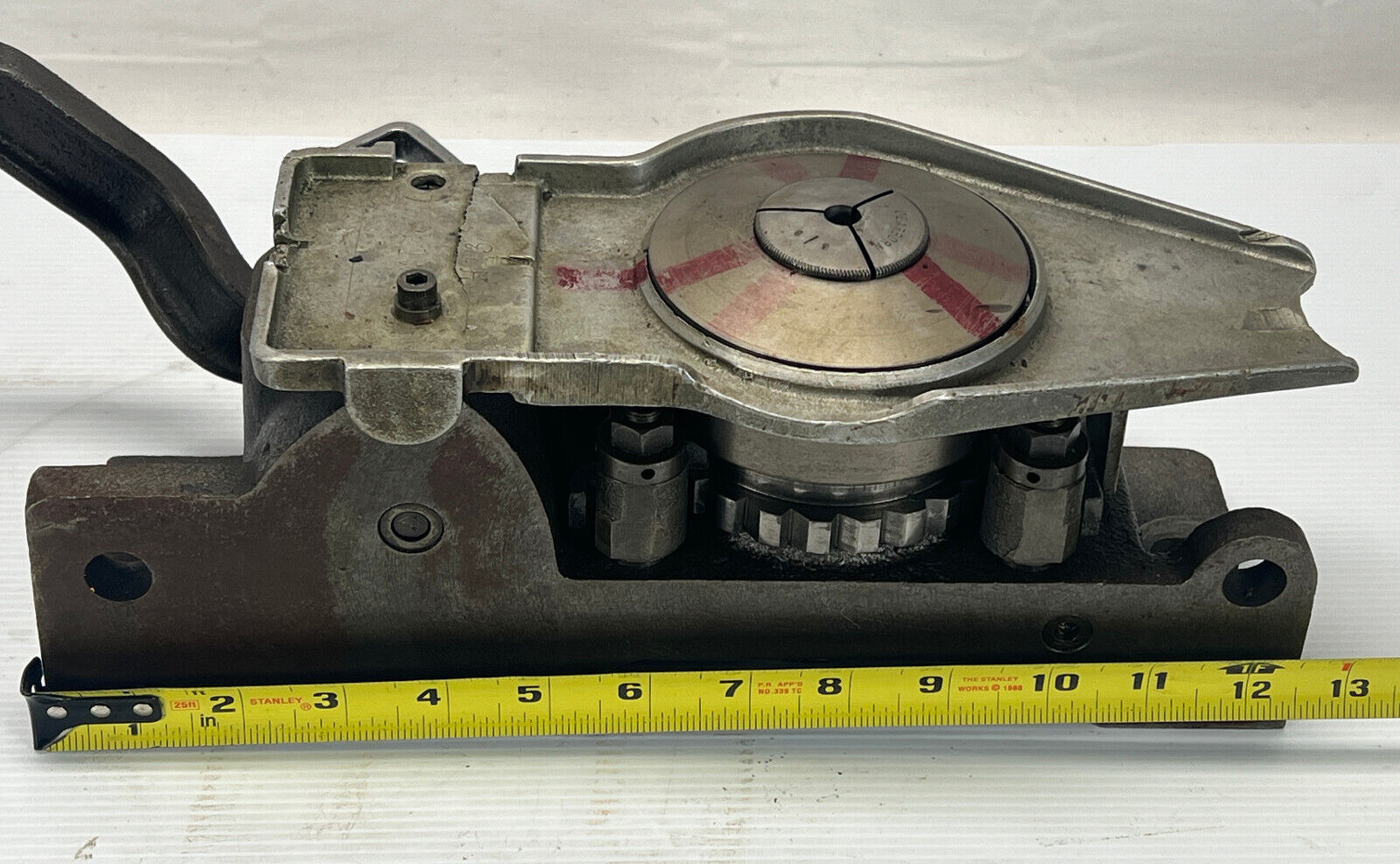 EARLY COLLET INDEXER COLLET FIXTURE MACHINE (CRACK ON TOP)