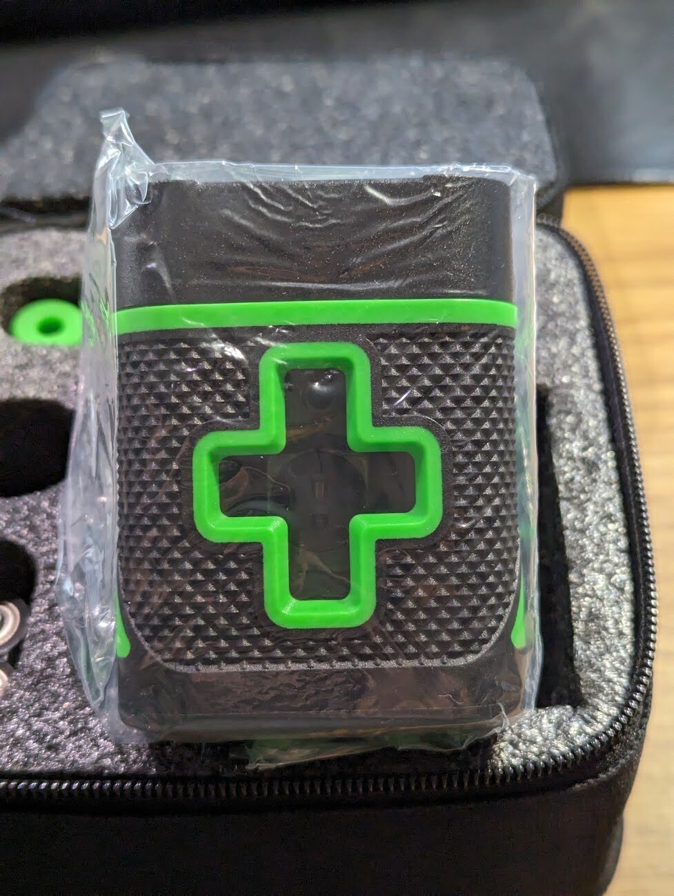 2 Line Laser Level 360° Rotary Cross Line Self Leveling Tool W/Bracket Batteries