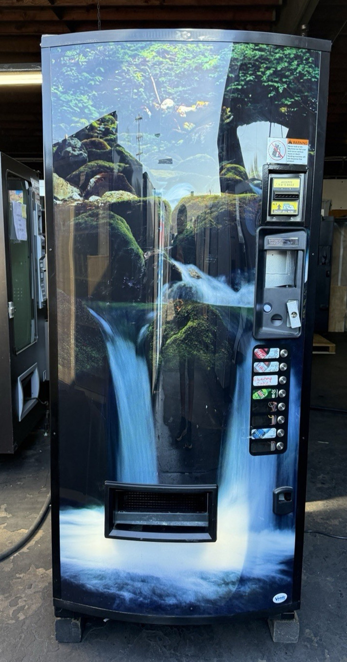 Vendo 621 Beverage Drink Vending Machine Waterfall V21