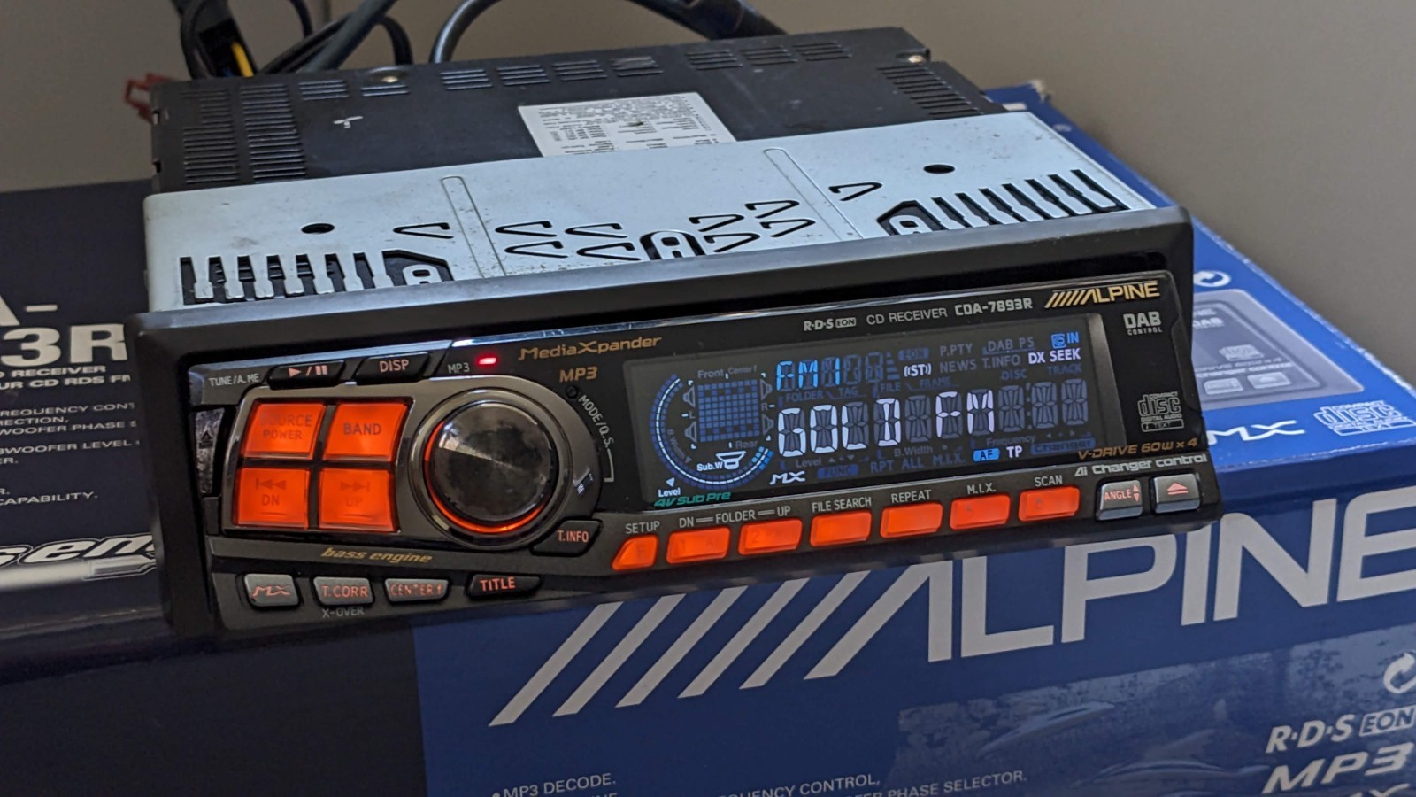 ALPINE CDA-7893R Car CD MP3 Receiver MediaXpander 4 X 60 WATT + BLUETOOTH