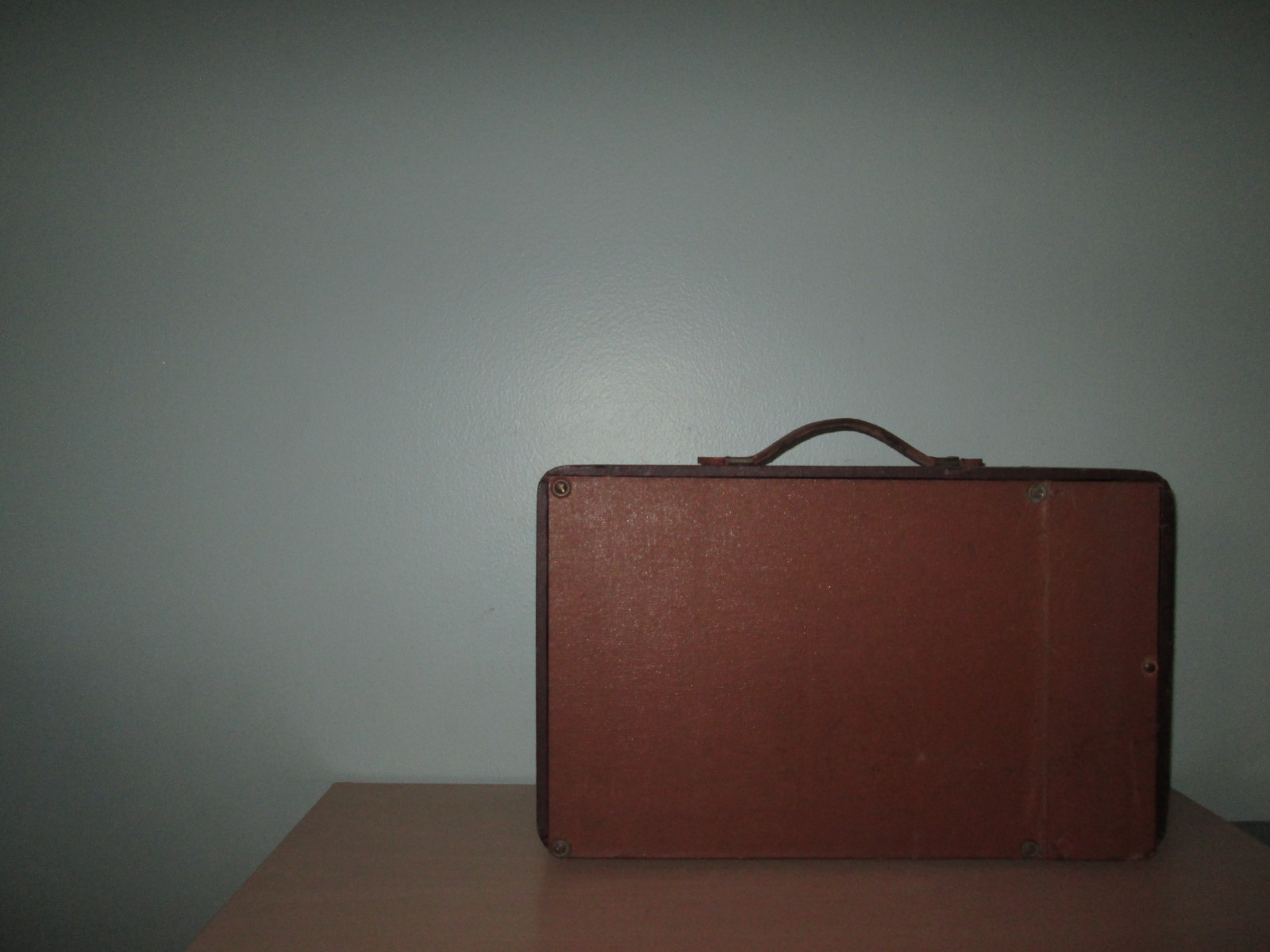 Vintage Emerson Suitcase AM Tube Radio AM Radio 1940's RARE