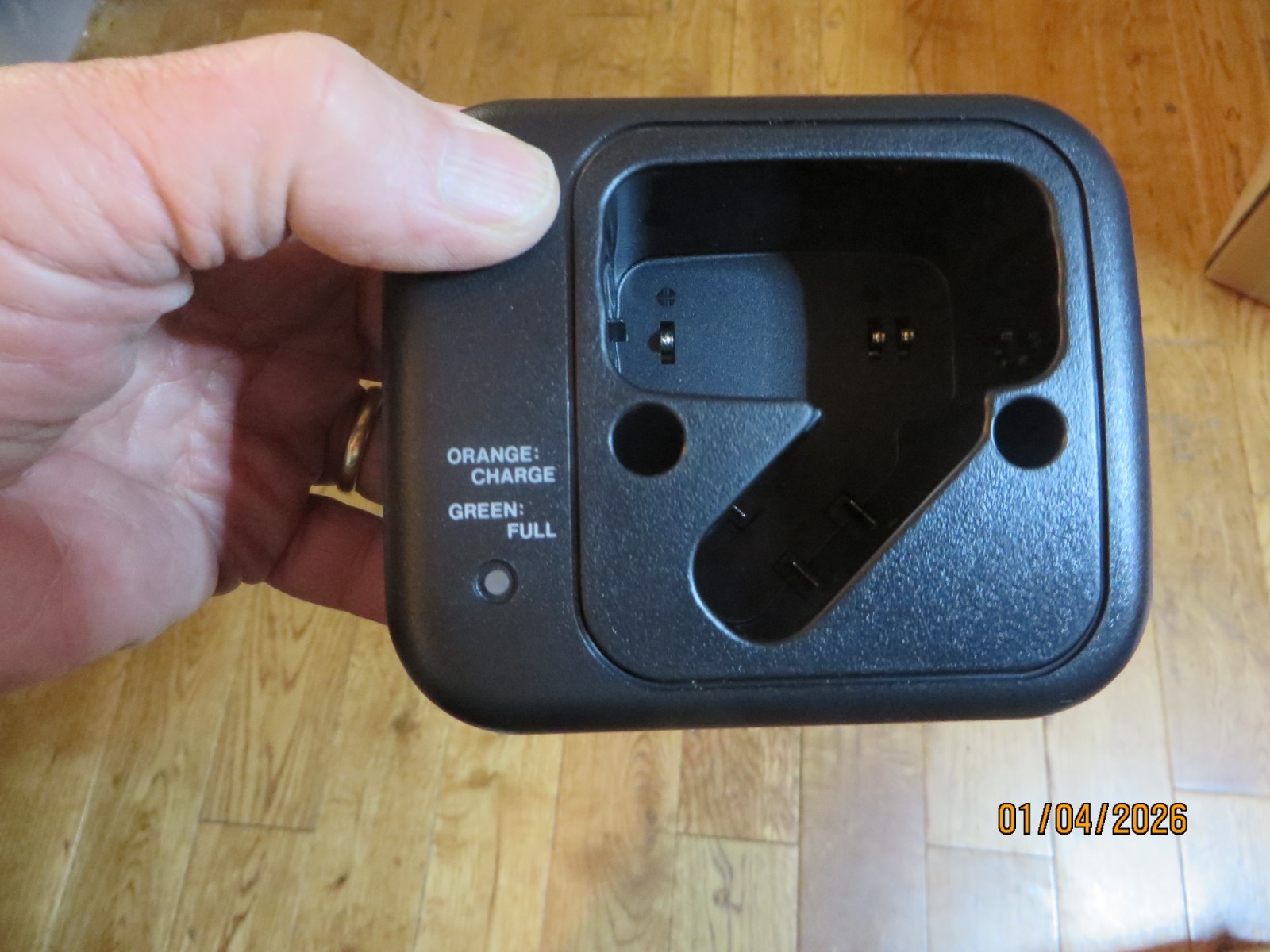 ICOM IC-R3 Handheld Wideband Communications Receiver .495 to 2450 MHz ++++