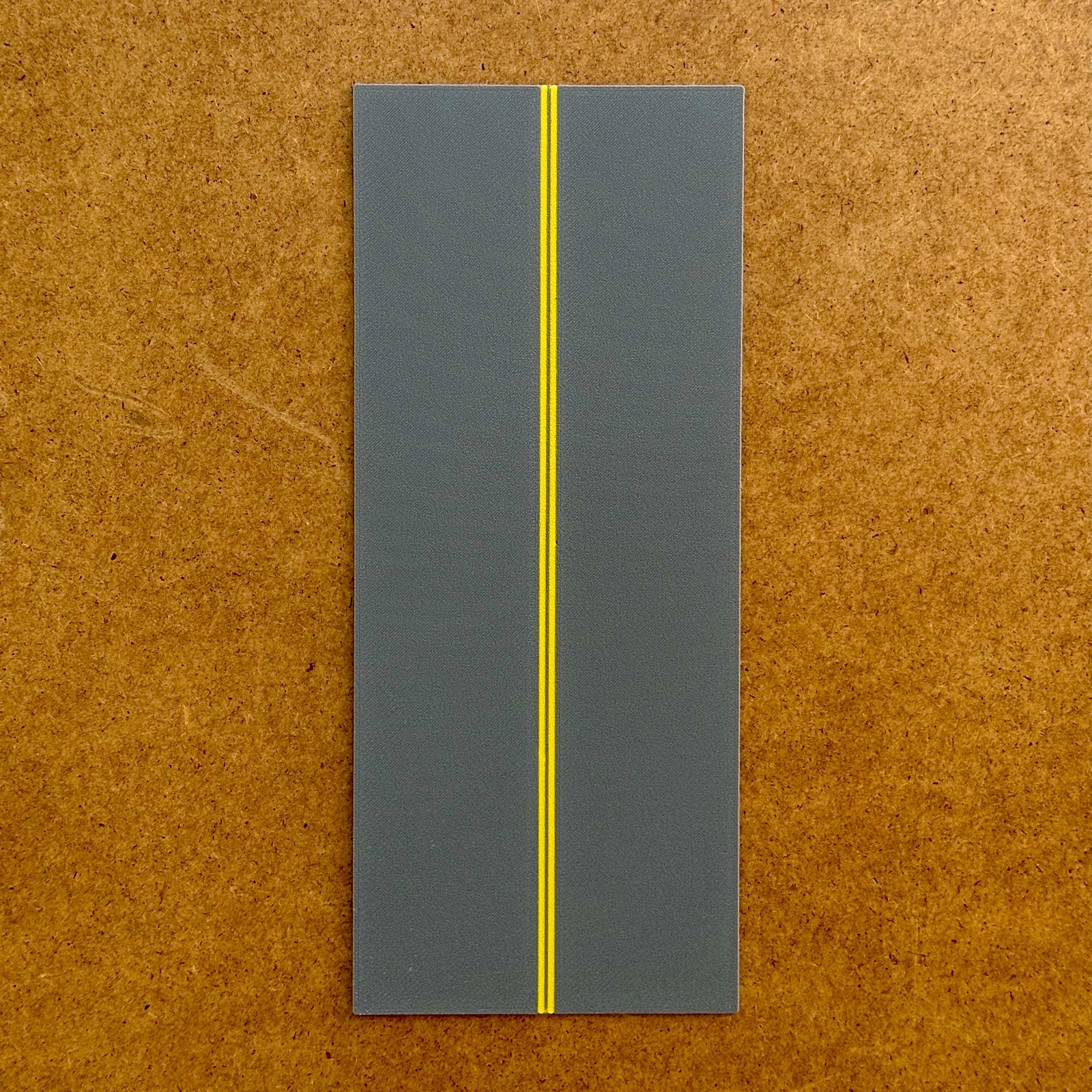 Hot Hobby RoadScapes HO 2-Lane Straight Road Plate Double Yellow (4-Pack)