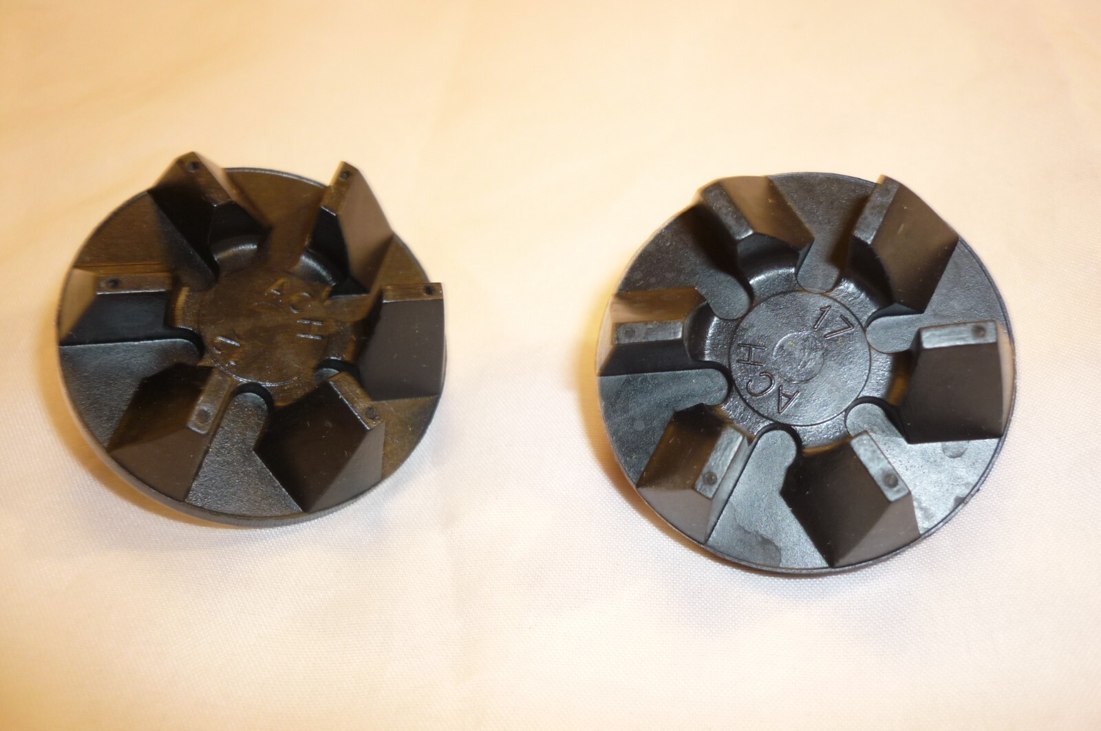 WARING CAC69 COMMERCIAL BLENDER COUPLING 2PC. HGBSS HGB140 HGB150 SMB15 CCB144