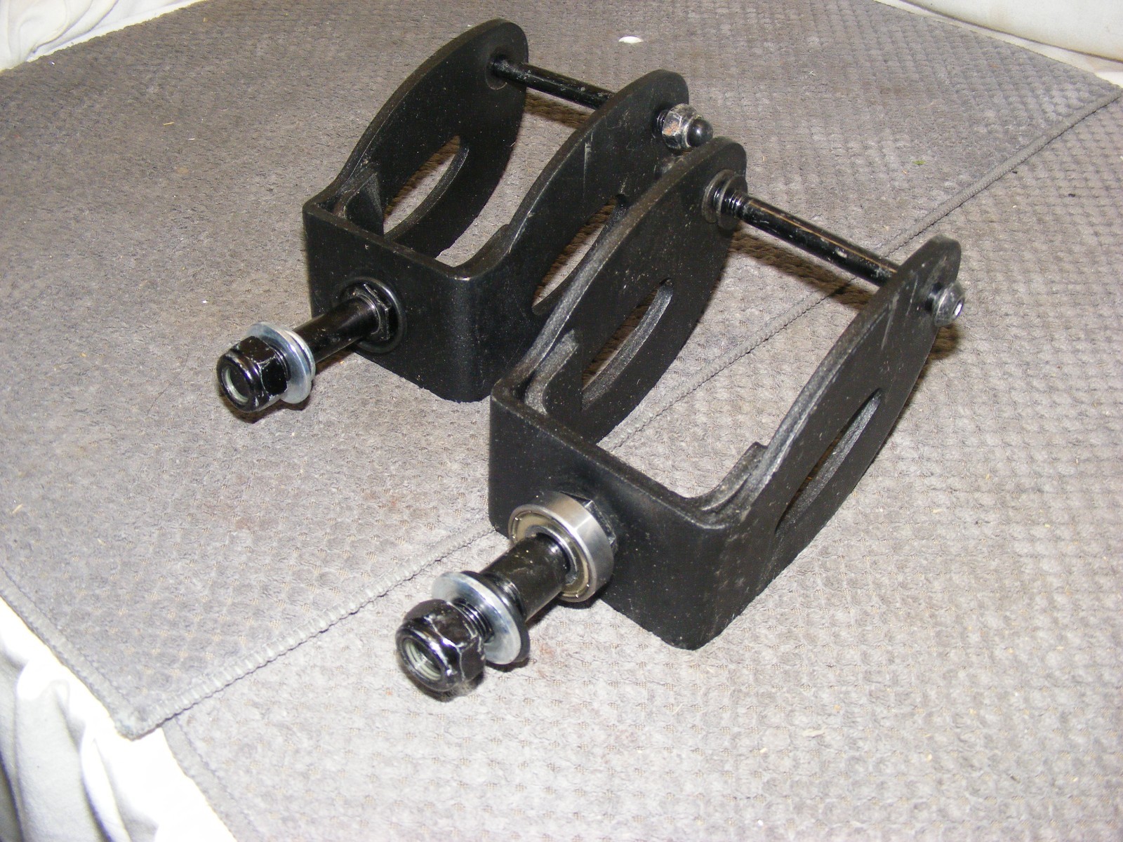 MERITS VISION SUPER P3271-ARMUB MOBILITY CHAIR & MORE PAIR OF CASTER WHEEL FORKS