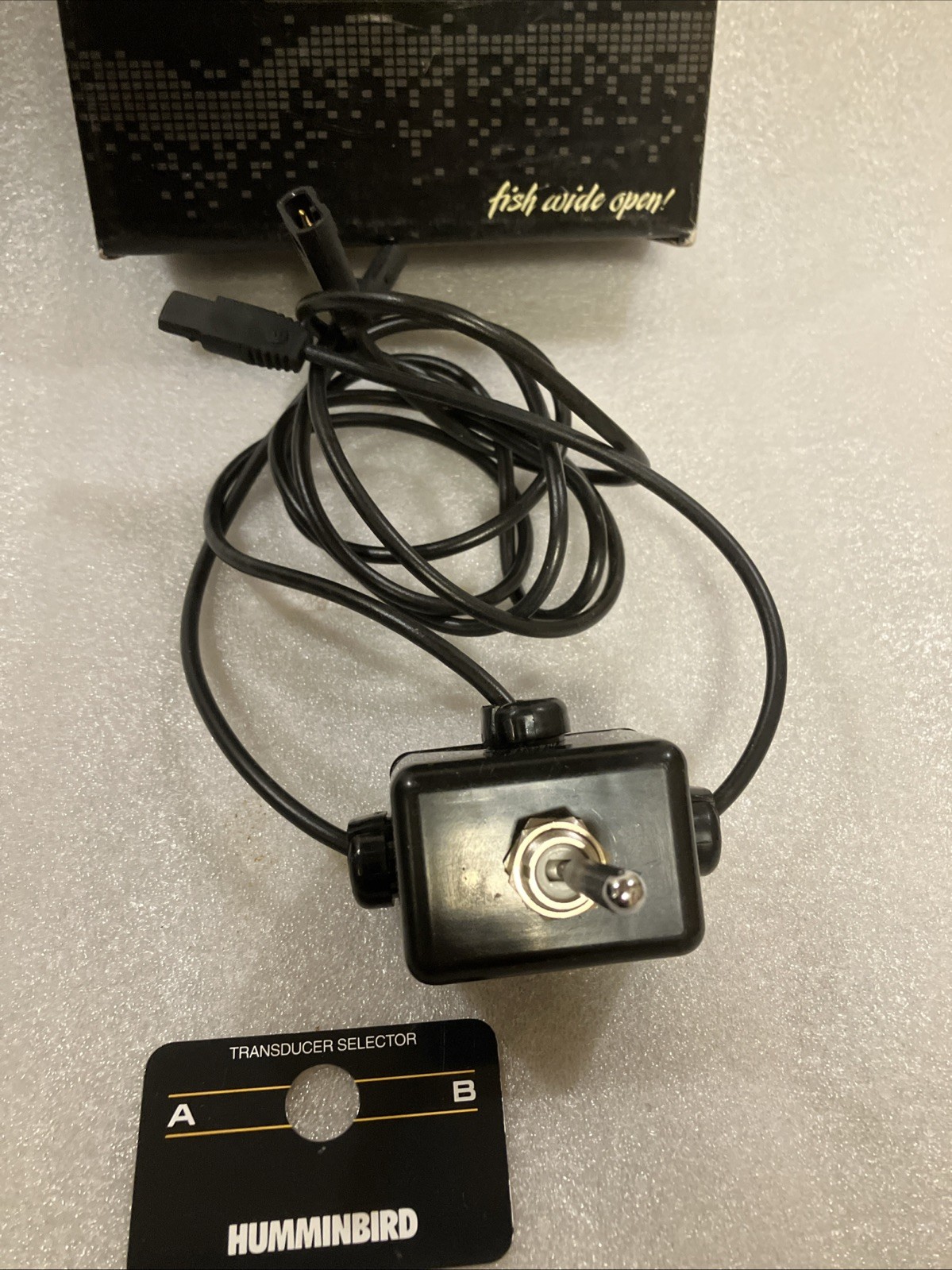 New Old Stock Hummingbird SS1-6 Switch For 1 Unit To 2 Transducers.