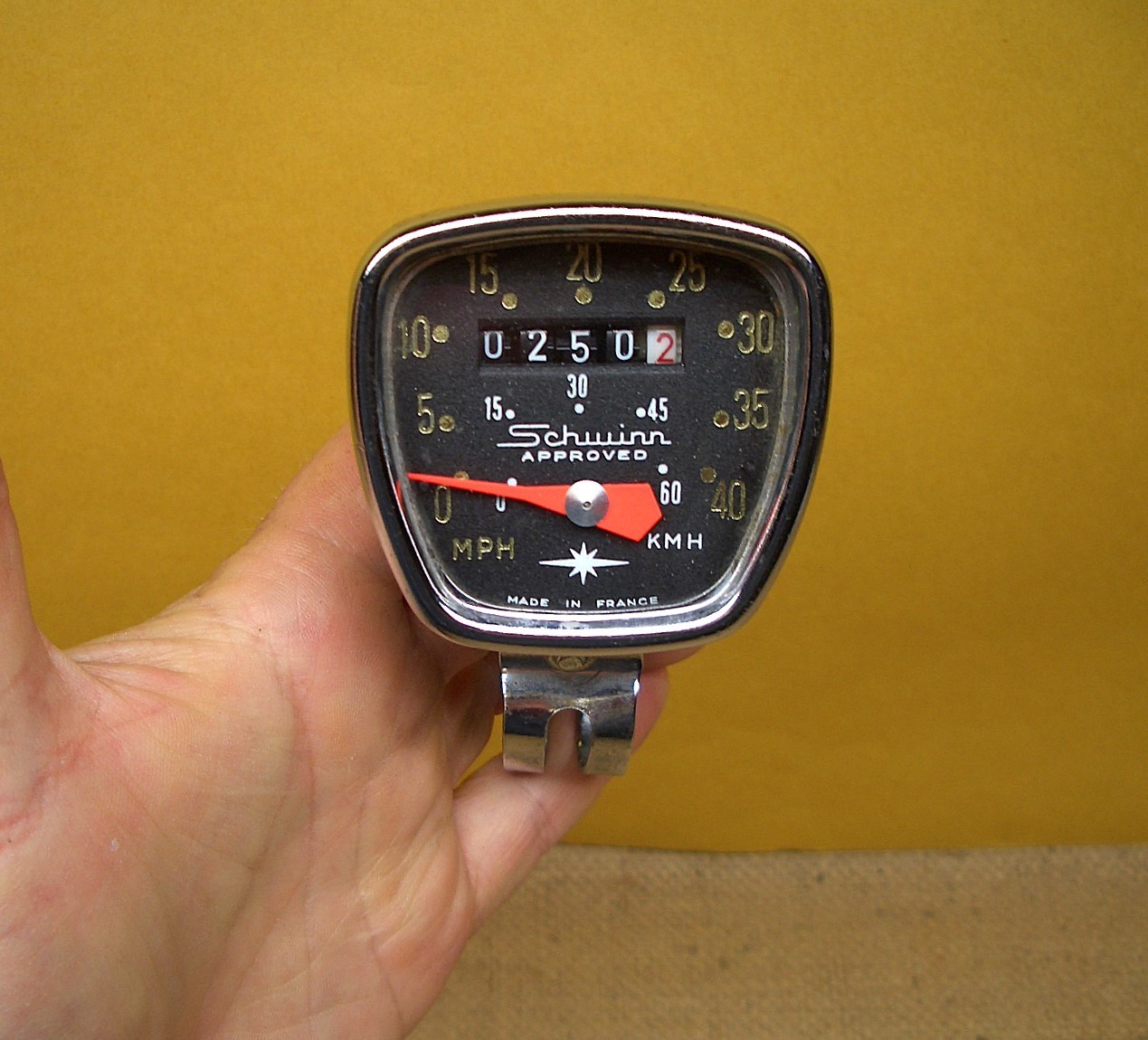 VINTAGE SCHWINN APPROVED BICYCLE BIKE SPEEDOMETER ODOMETER PART FRANCE