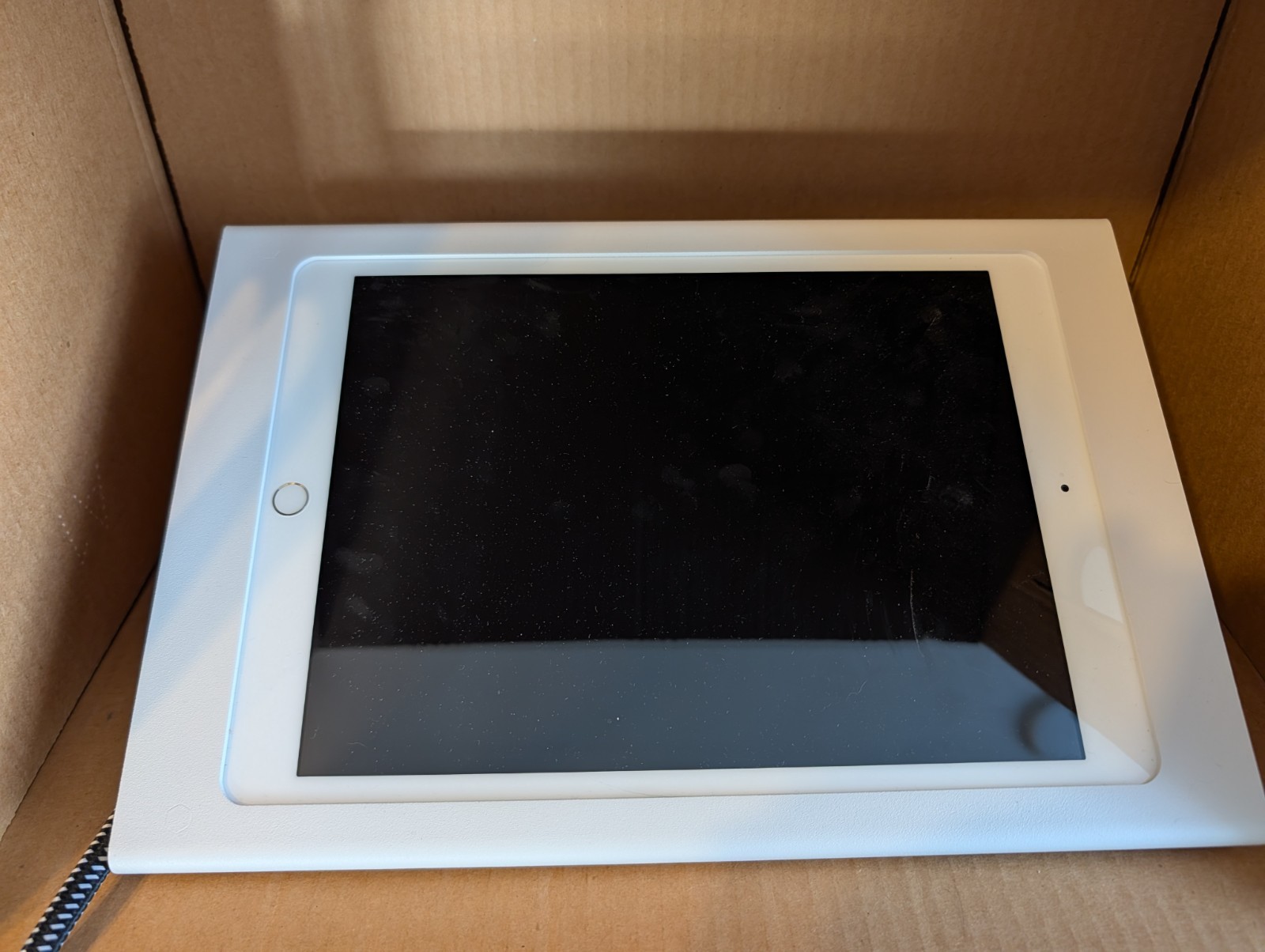 Heckler H601-A Zoom Rooms Console for iPad 7 & 8 - 10.2 Inch White w/ POE kit