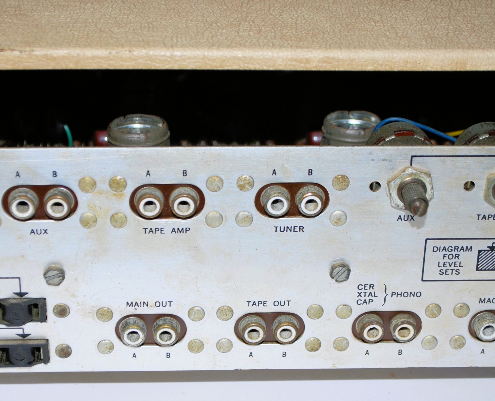 VINTAGE LAFAYETTE KT-600 STEREO MASTER CONTROL CENTER PREAMP TUBE PREAMPLIFIER