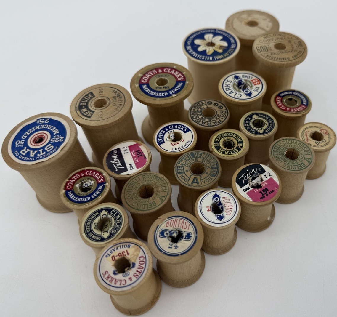 Lot of 23 Vtg Wood Coats & Clark, Talon, Clark’s, American Thread, Empty Spools