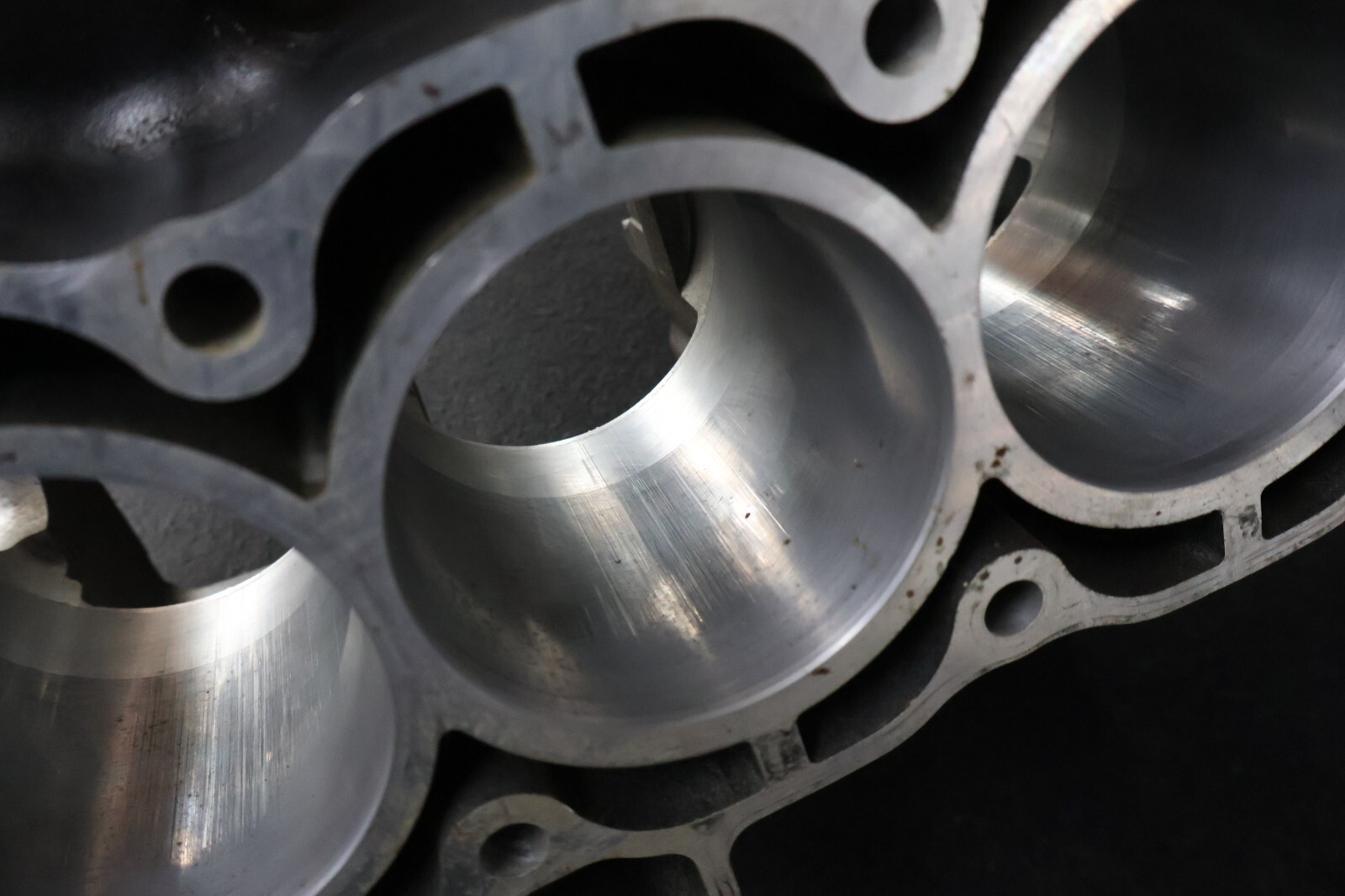 HONDA 2007 CBR1000RR CBR1000 ENGINE CYLINDER MOTOR BLOCK UPPER CRANKCASE