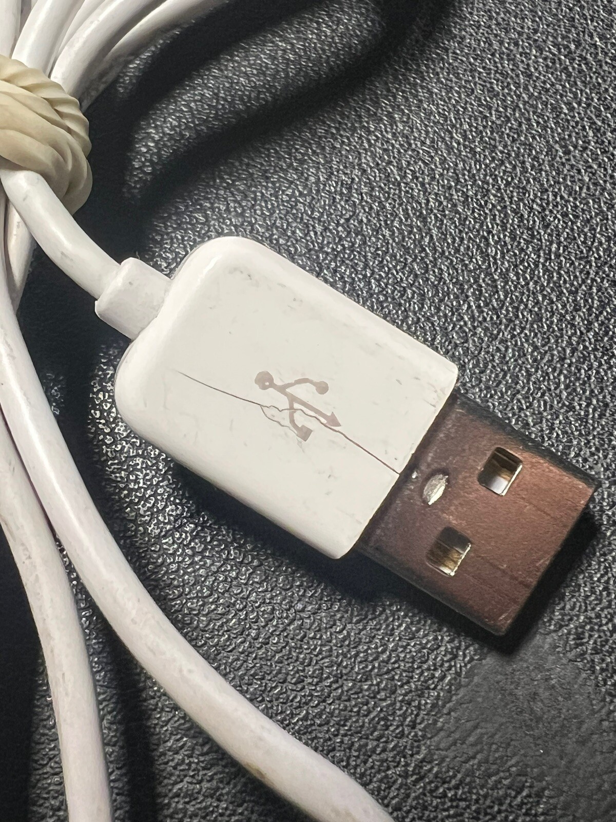 Apple iPod Shuffle 2nd Generation Genuine USB Dock Cradle FREE SHIPPING