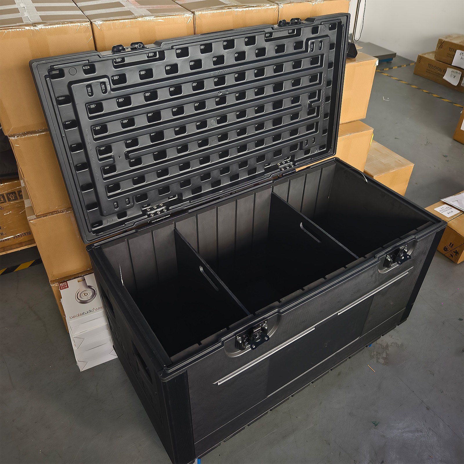 44" x 22" x 24"Cable Trunk Road Case with Wheels and Divider Stackable Road Case