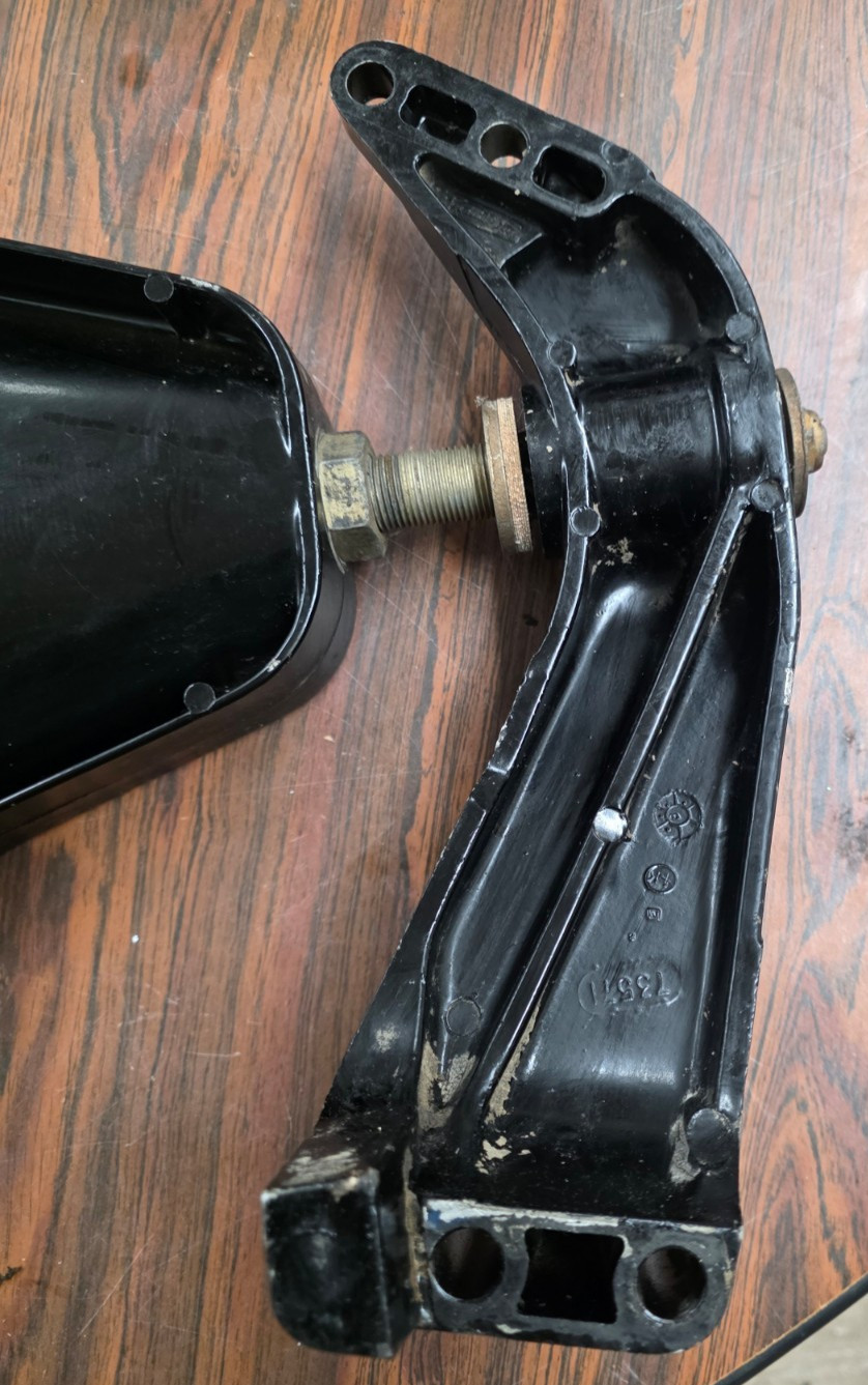 Mercruiser 73571A2 32778 Front Motor Engine Mount 2.5 3.0 120 & 140 Stern Drive