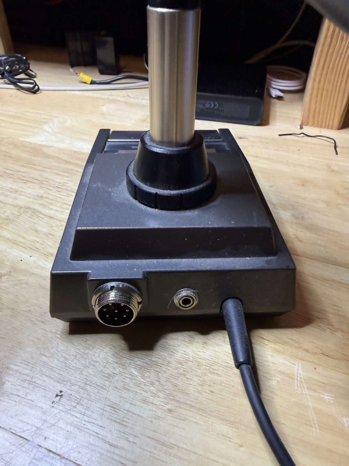 Yaesu MD-1 Dynamic Microphone Stand 8 Pin Lock/PTT/Up/Down/Fast Buttons