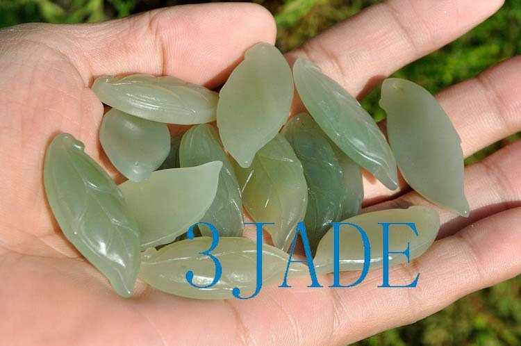 Hand Carved Natural Nephrite Jade Leaf Pendant / Carving