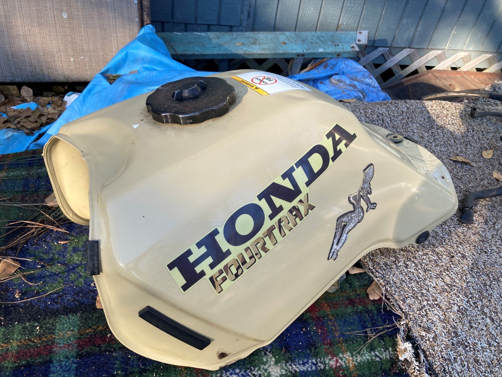 USED OEM 93-00 HONDA TRX300 TRX300FW 2x4 FOURTRAX YELLOW FUEL TANK with petcock