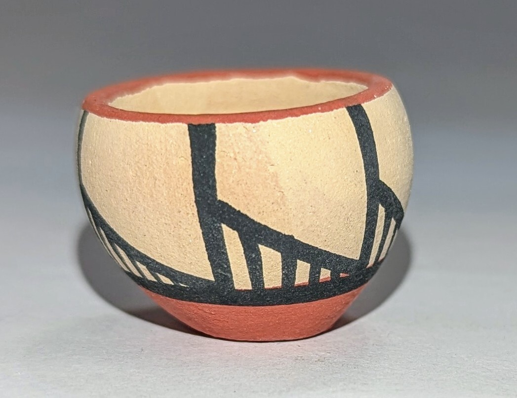 Vtg Native American Mini Pottery x2 Kewa & Jemez Pueblo Signed Lovato & Chinana