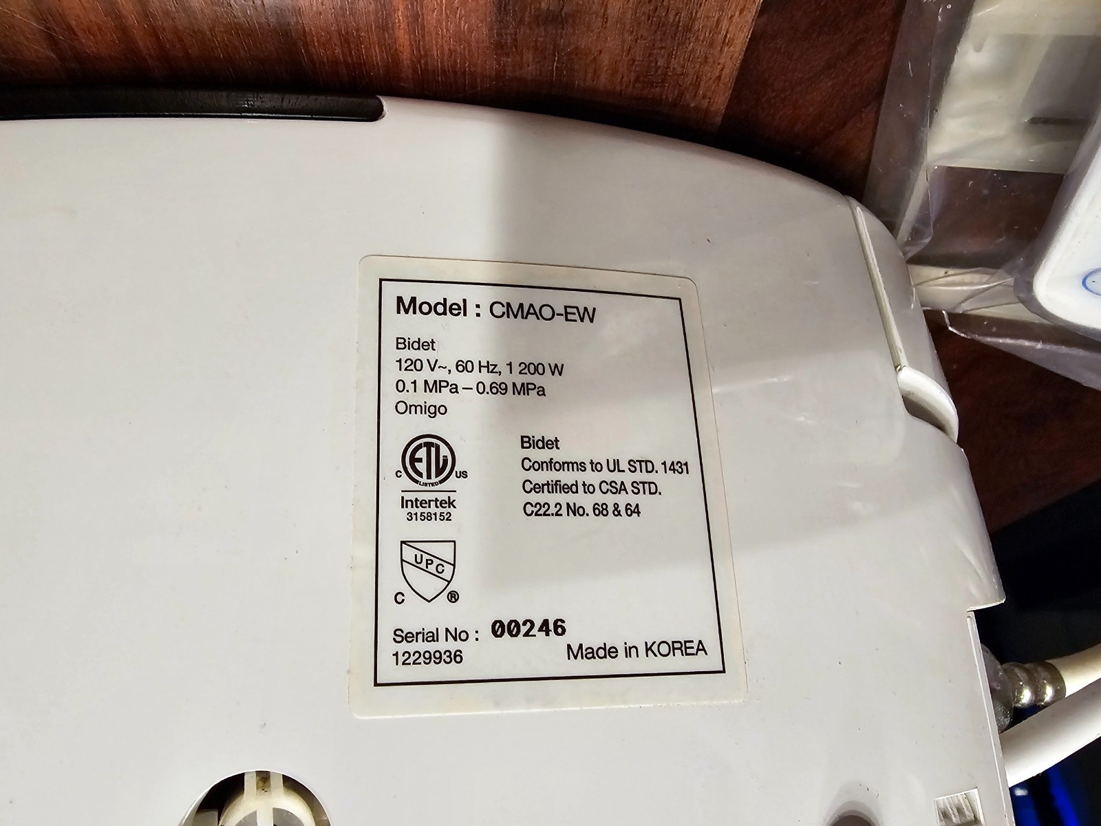 The Omigo Bidet Toilet Seat - Elongated White Model: CMAO-EW USED