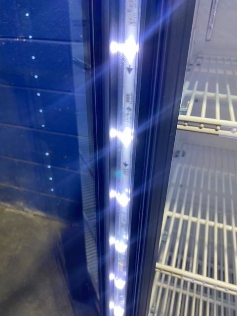 TRUE GDM-30-LD 2 GLASS DOOR REFRIGERATOR COOLER DISPLAY MERCHANDISER