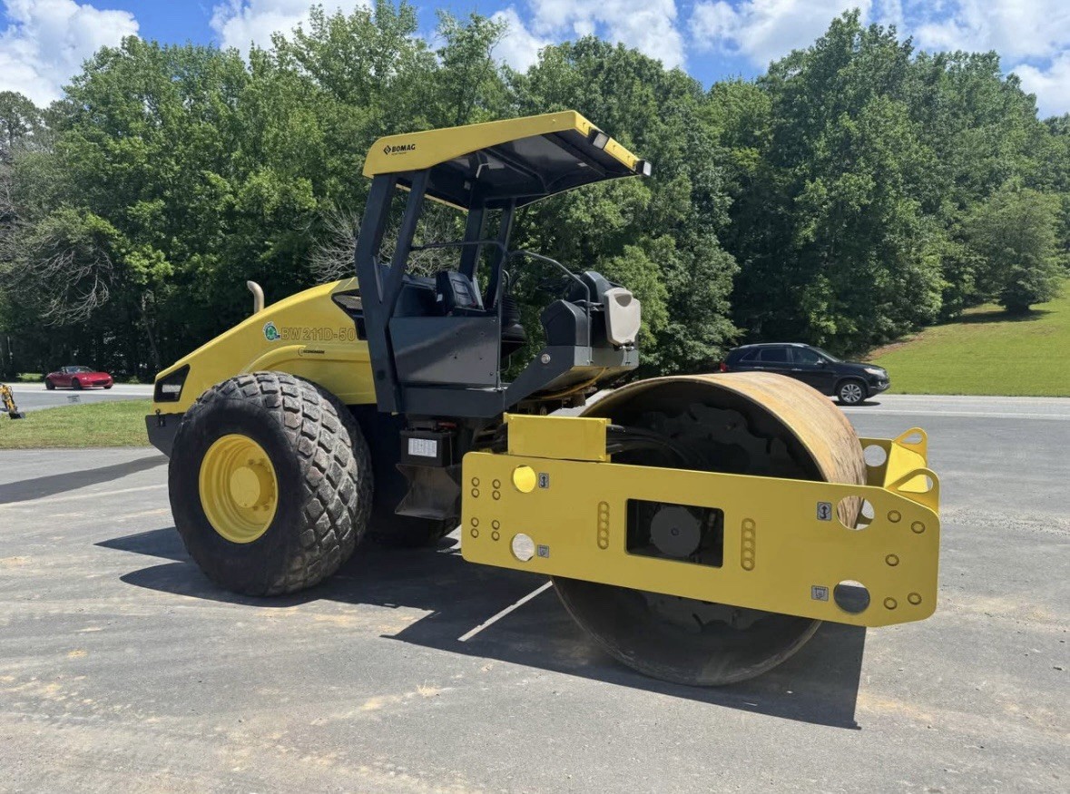 2014 BOMAG BW 211D-50 Smooth Drum Roller