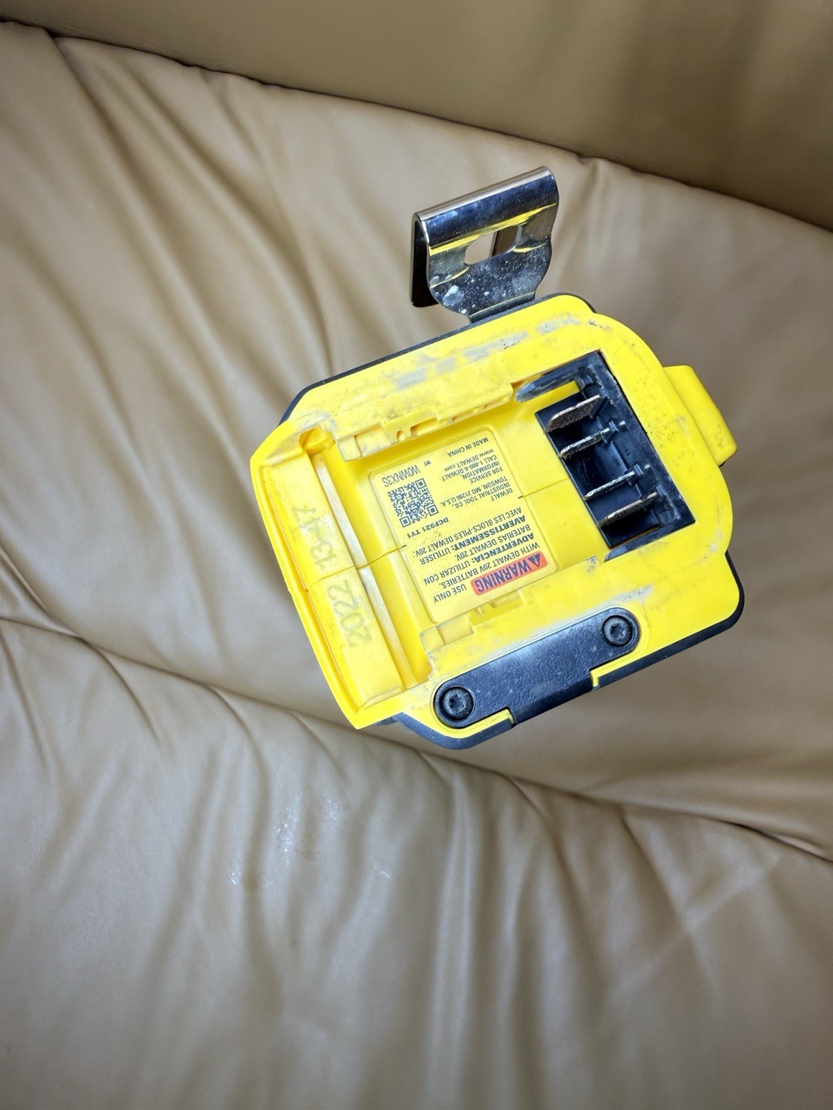 DEWALT DCF921 20V 1/2 INCH COMPACT IMPACT WRENCH *TOOL ONLY*