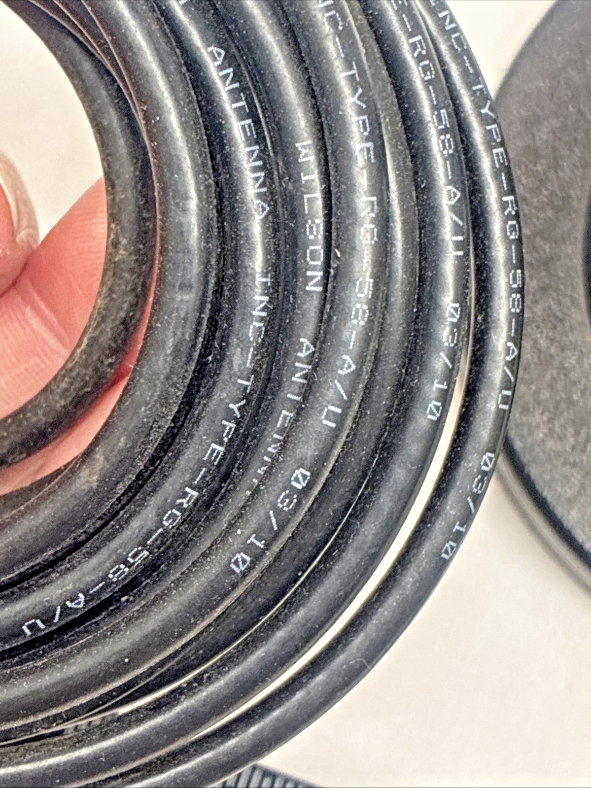 Wilson 880-900800B W1000 Series 3000W 10-Gauge Magnet Mount 62.5'' Whip Antenna