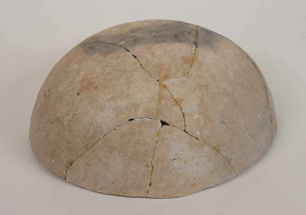 Prehistoric Anasazi Pottery Bowl / Black on White ca. 1100 AD 3.5" H x 8.5" D