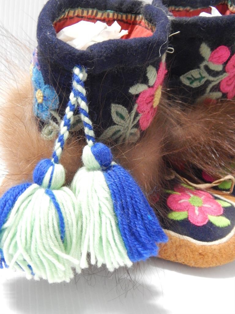 VINTAGE MID CENTURY CANADIAN N. CREE INDIAN HI TOP EMBROIDERED MUKLUKS MOCCASINS