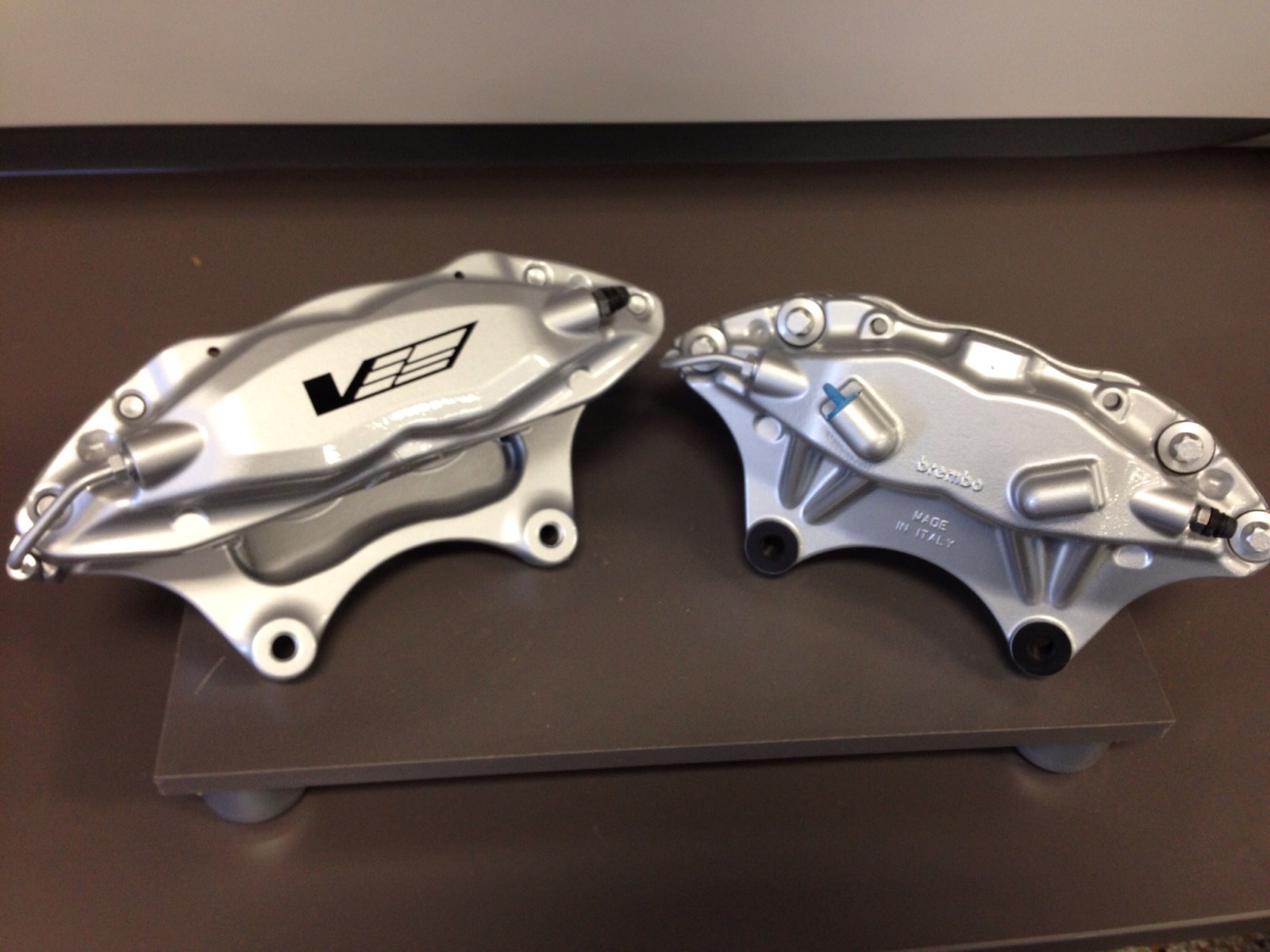 2004-07 Cadillac CTS-V Brembo 4 Piston Front Calipers w/Brake Pads & Pin Kits G8