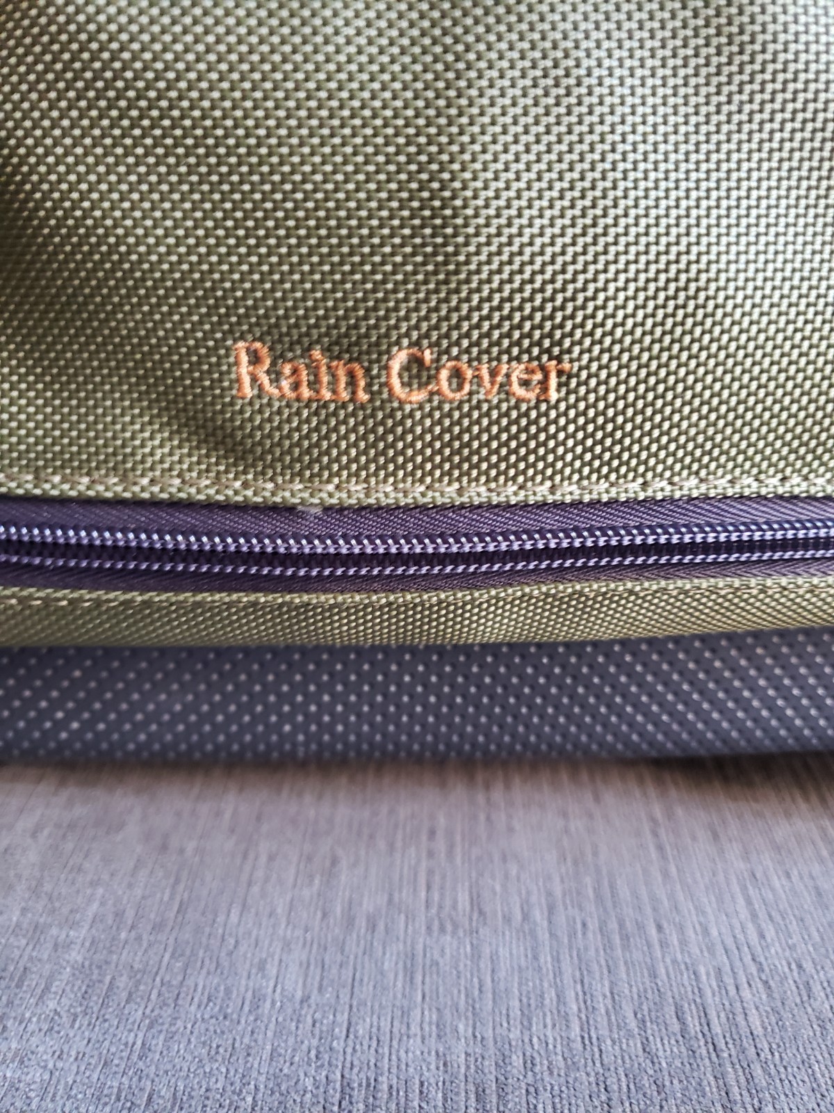 RARE! Fishpond Cloudburst Fly Fishing Olive River Gear Travel Molded Bag GREAT!