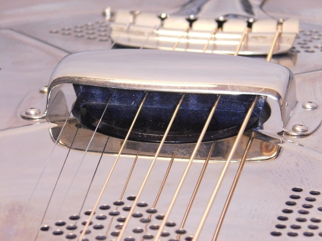 National Style O 2008 silver resonator guitar