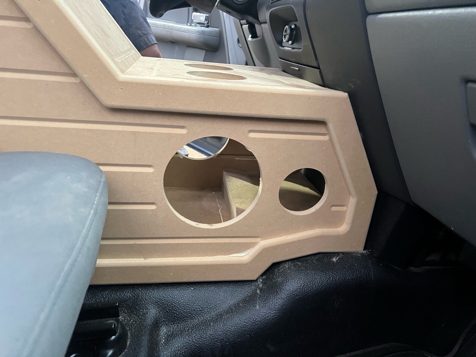 Ford F-150 04-08 Center Console Subwoofer Box 1x12” Woofer F150 Crew Cab