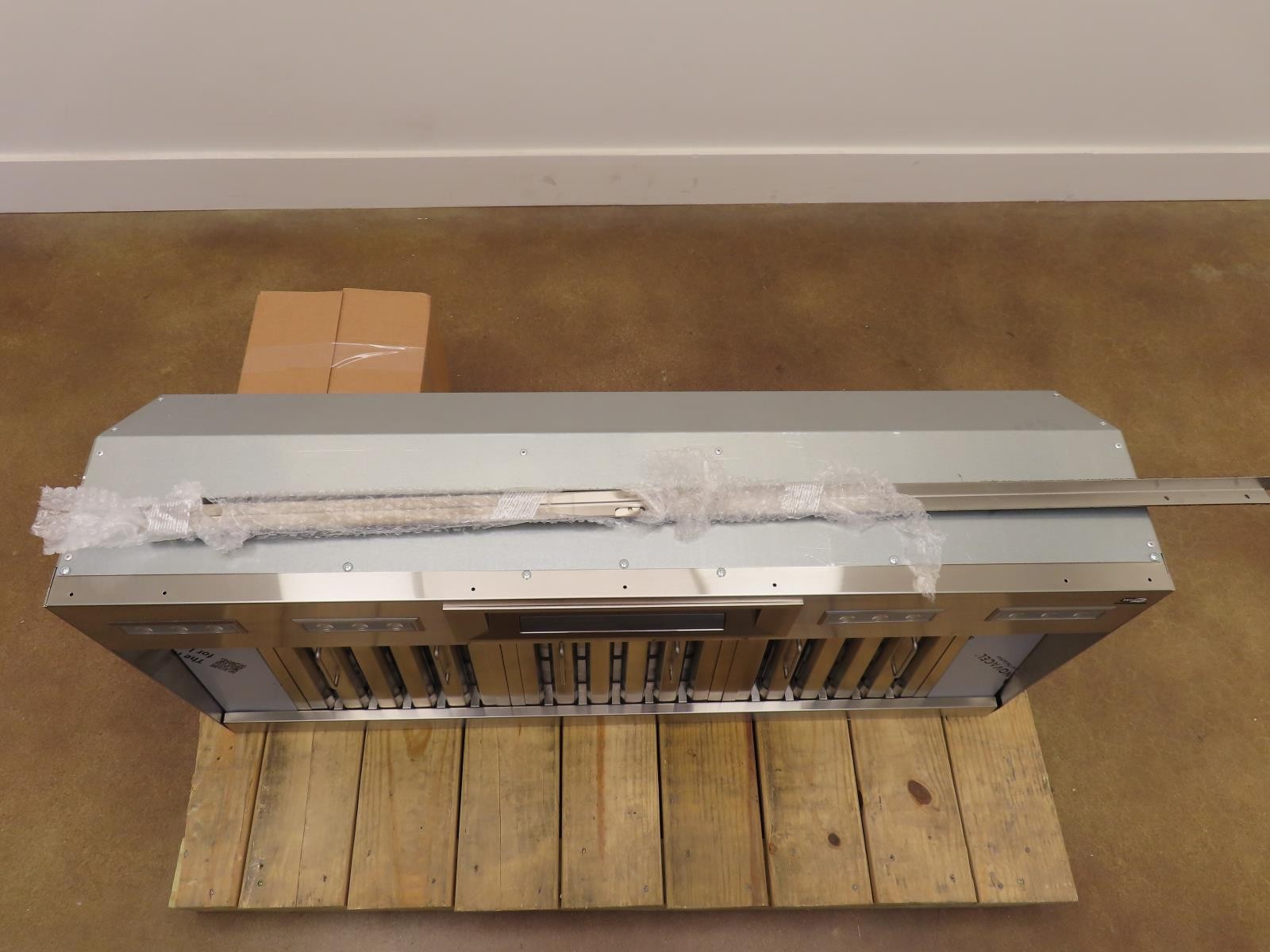 Thermador Professional Series VCIN48GWS 48" Wifi Smart Custom Insert Hood Images