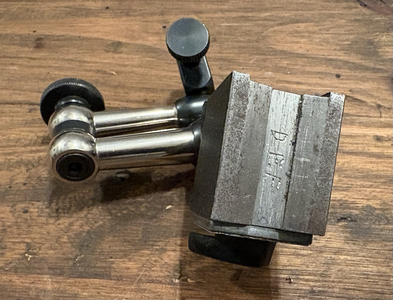 STARRETT # 660 MAGNETIC BASE Dovetail Mount Snug One Knob Lock