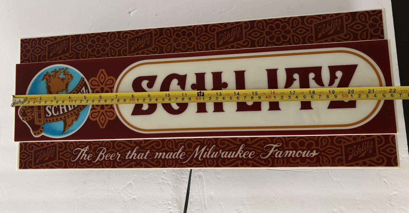 VINTAGE ADVERTISING SCHLITZ BEER LIGHTED ELECT SIGN WORKS 22” X 8.5”