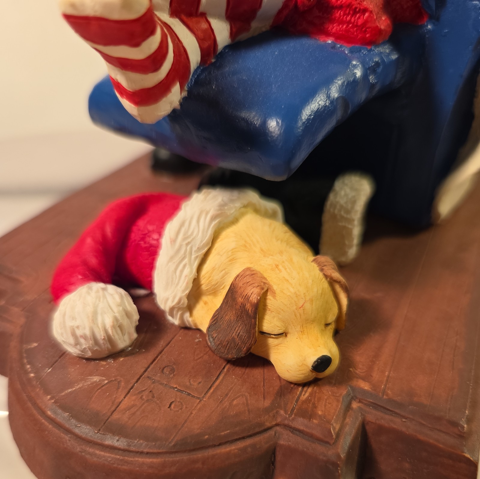 Christmas La-Z-Boy Santa Dog Sleeping Lazyboy Recliner 1994 Dec 26 Rare