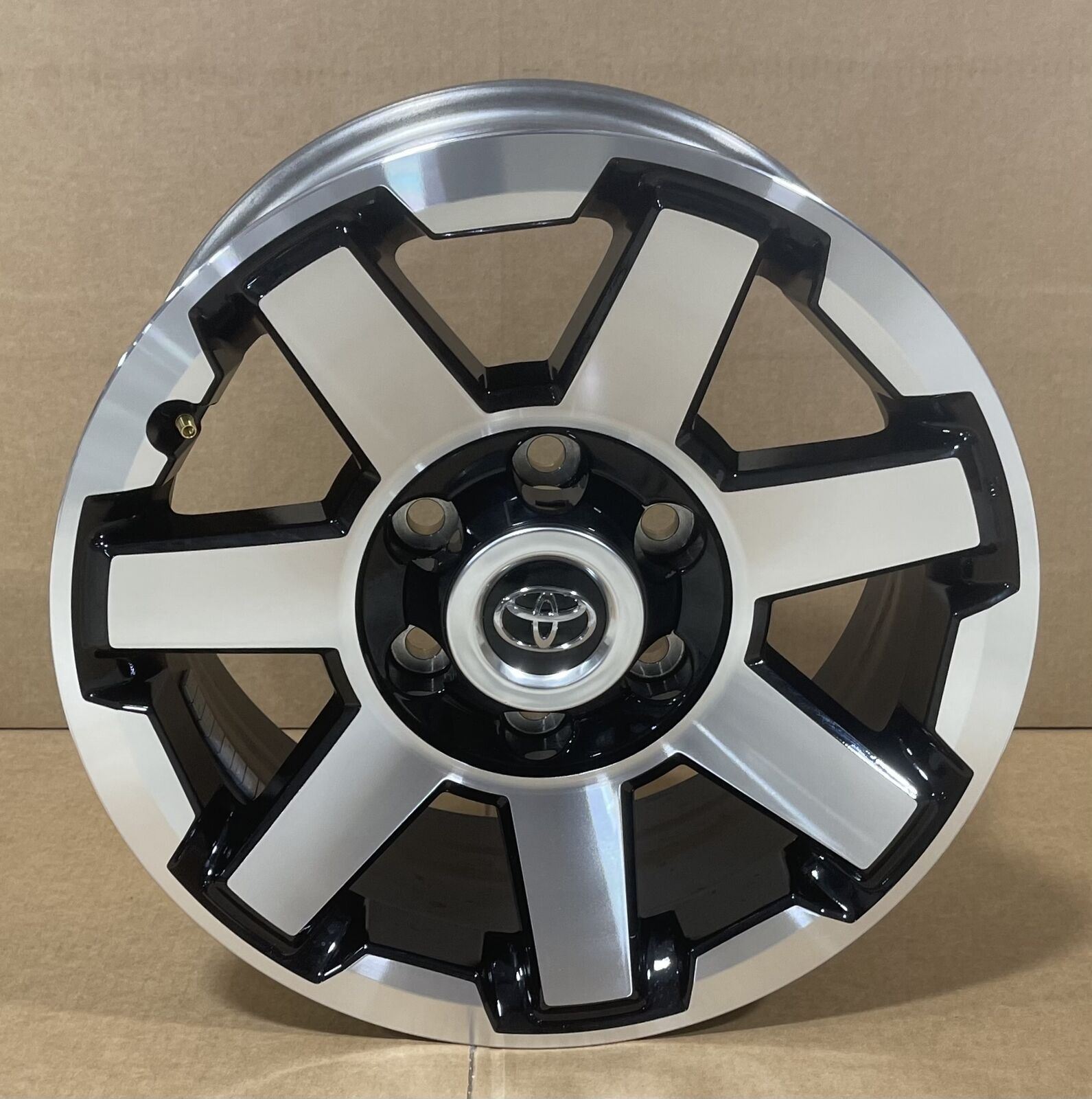 Set of 4 USED 17 x 7.5 Toyota 4Runner FJ Cruiser Black Machined Takeoff Wheels