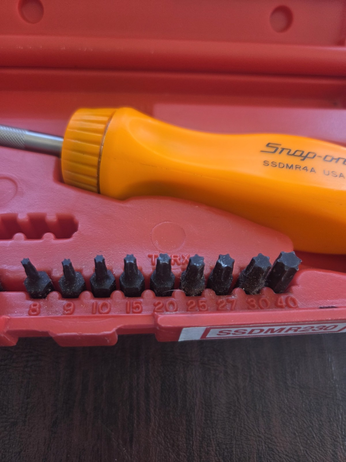 Snap On Tools SSDMR23O ORANGE 23 Piece Ratcheting Screwdriver Set With Case