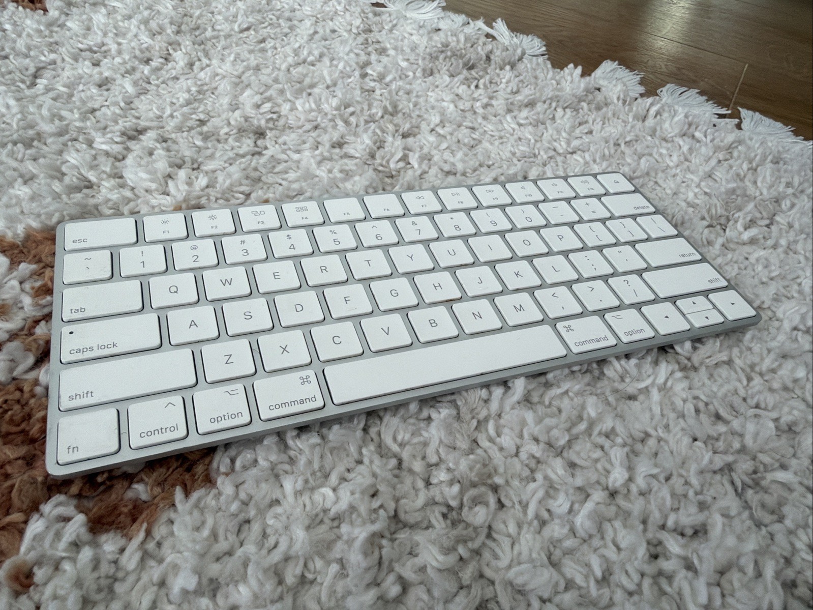 Apple MAGIC BUNDLE (Keyboard + Trackpad 2 + Mouse 2) in Great Condition