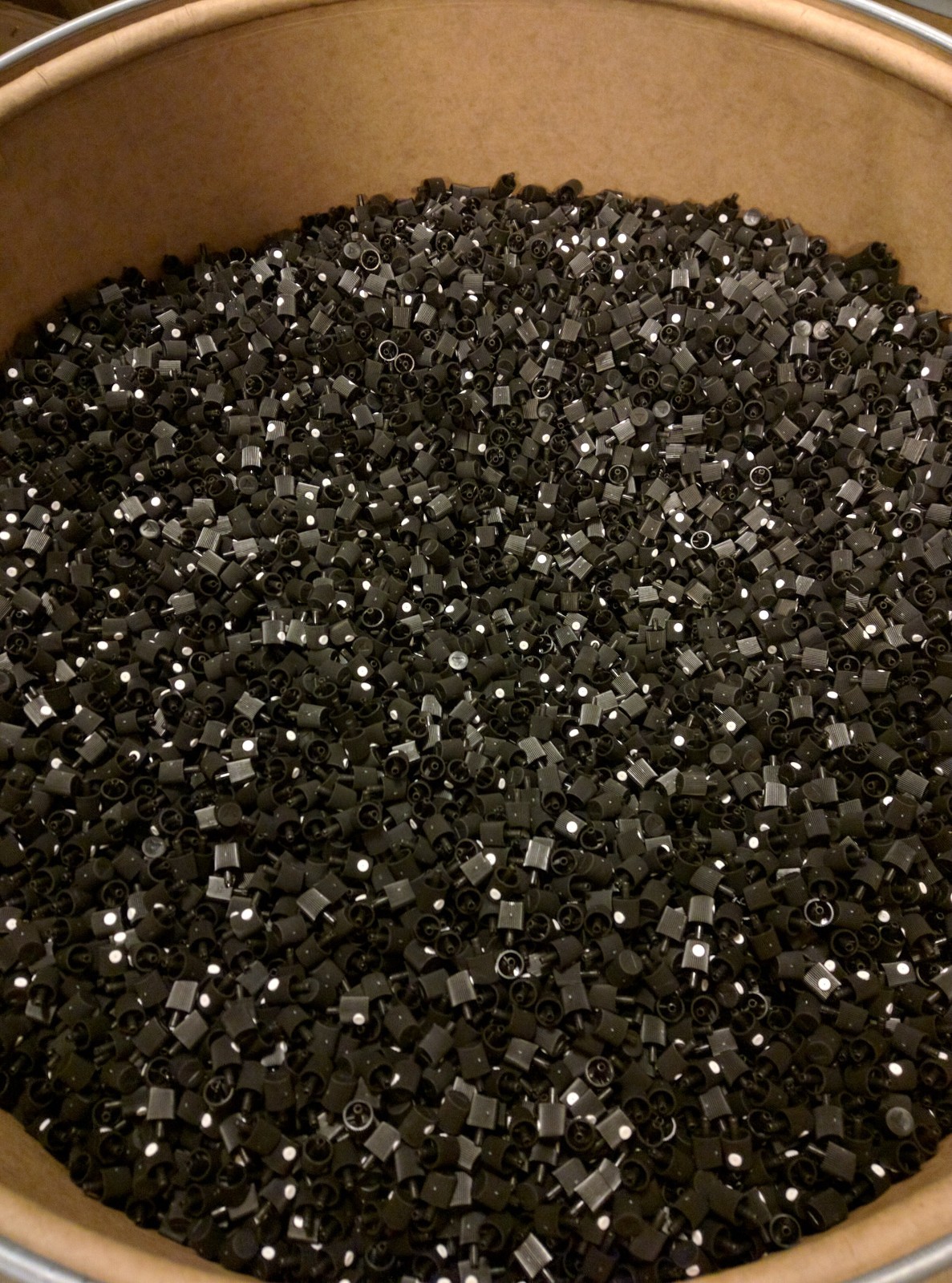 200 General Purpose Spray Paint Can Tips Nozzles Caps Actuator .018 Orifice