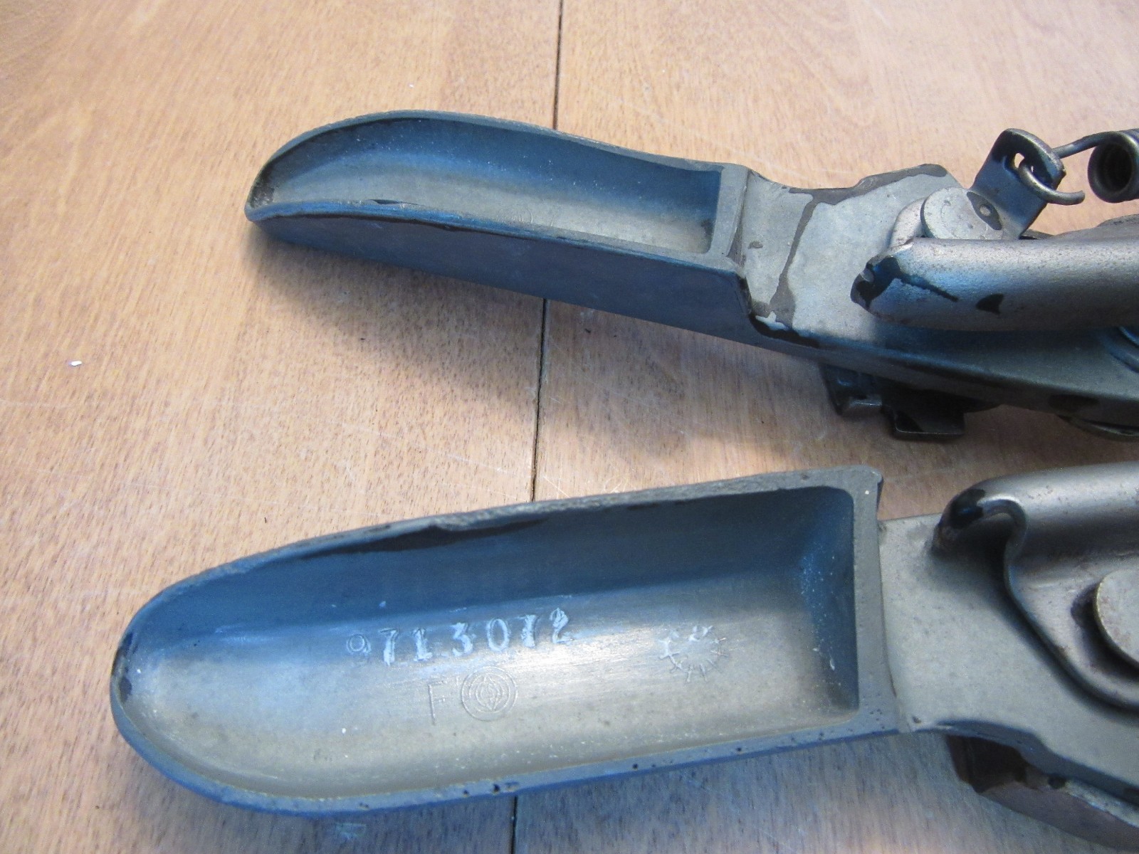 1971 -1976 GM A body convertible latches full size cars