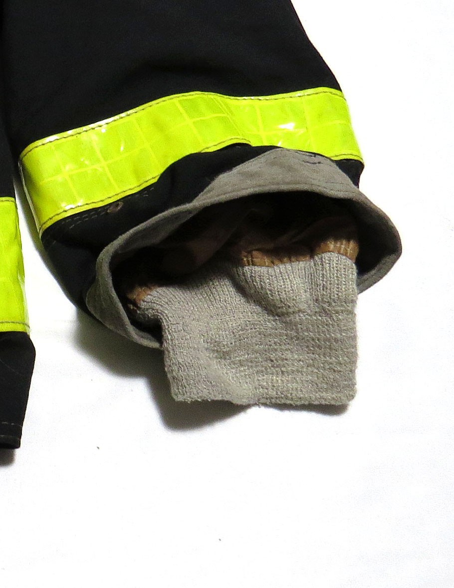 vtg Cairns & Brother 1986 BLACK TURNOUT Coat MED 40 Nomex 80s Fireman Reflectors