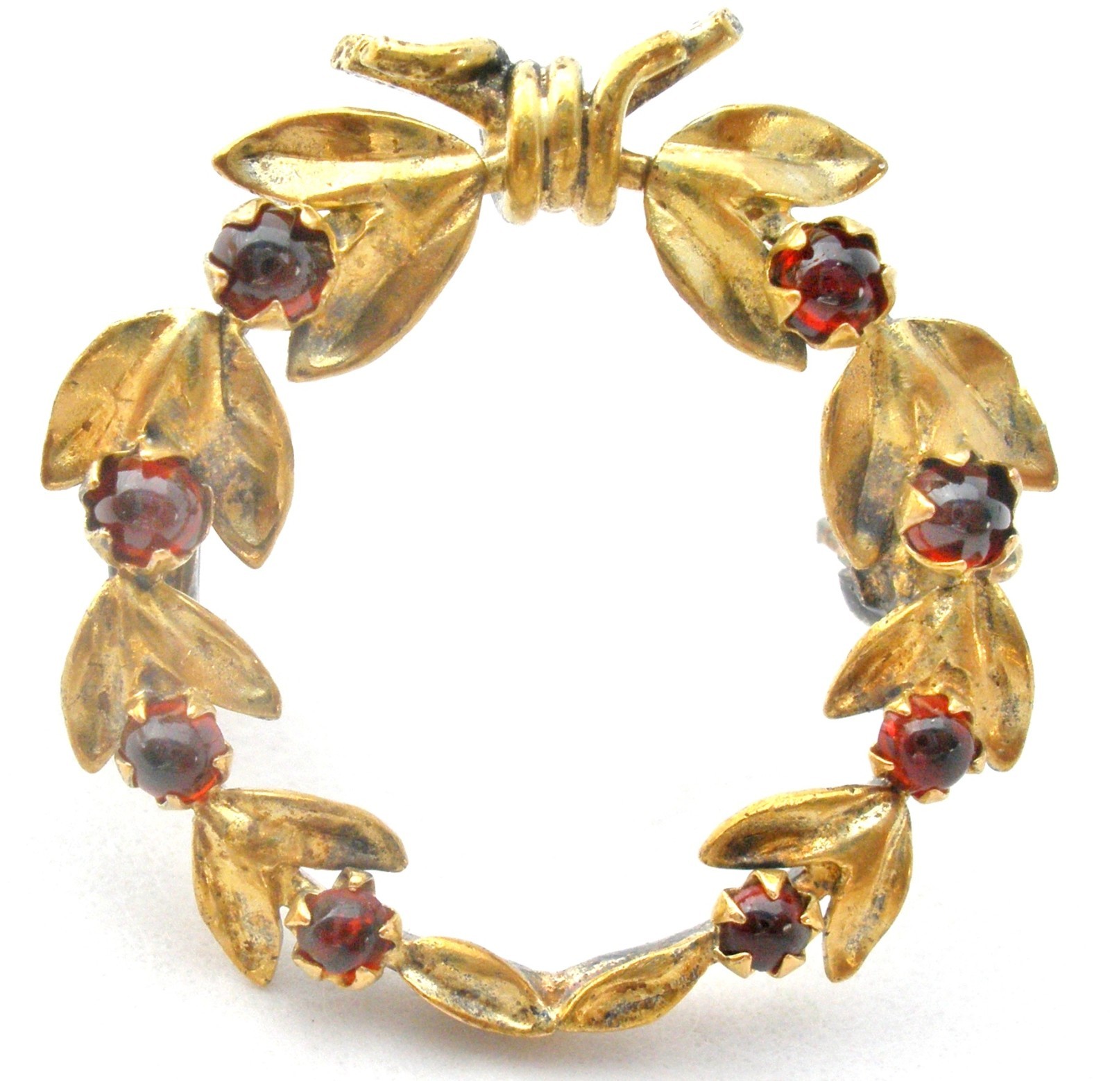 Victorian 14K Gold Wreath Brooch With Bohemian Garnets Round Pin Antique Jewelry