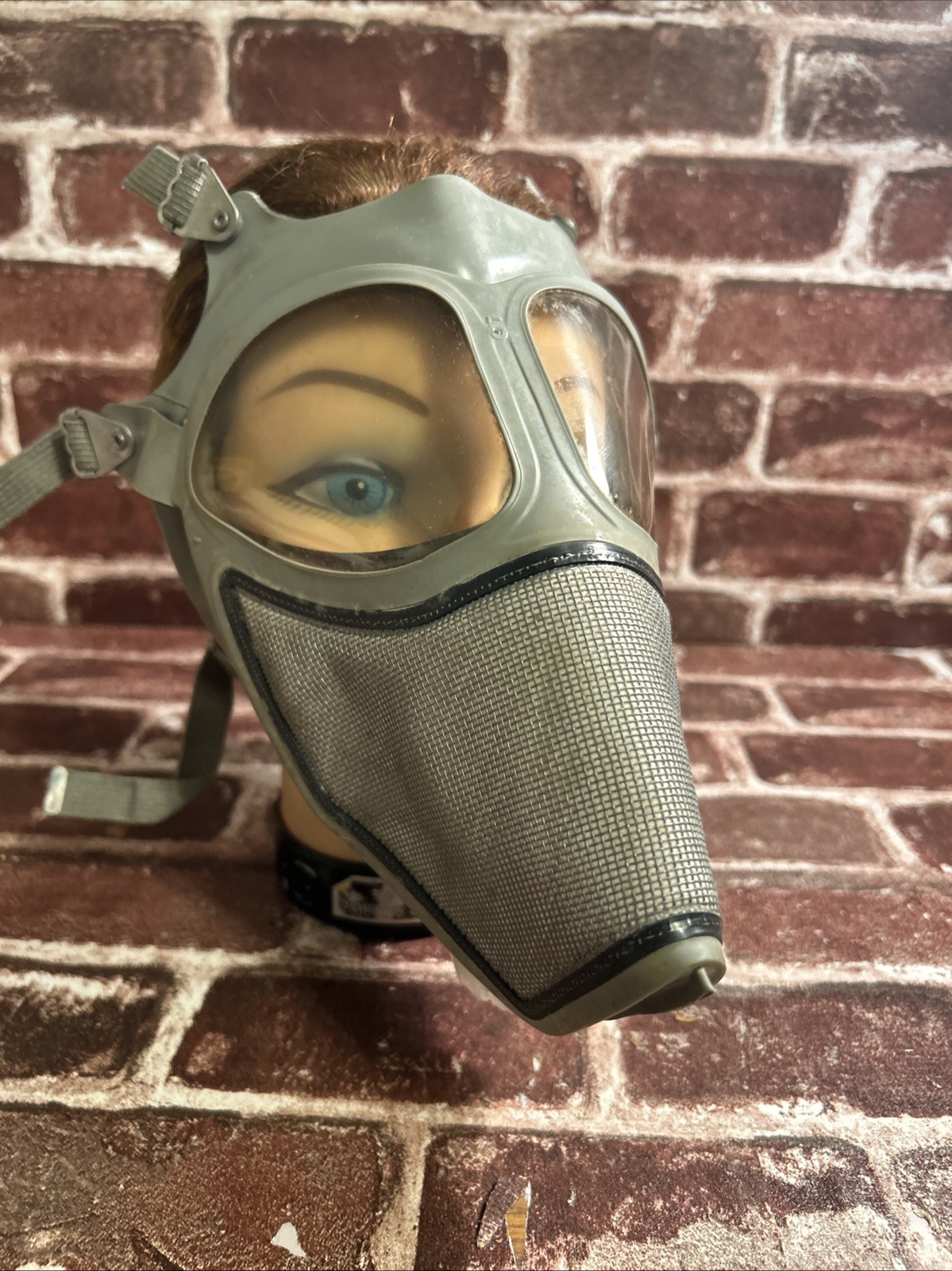 Vintage US Civilian CD V-805 M22 CBR Mask size 4 dated 1963 by D.T.