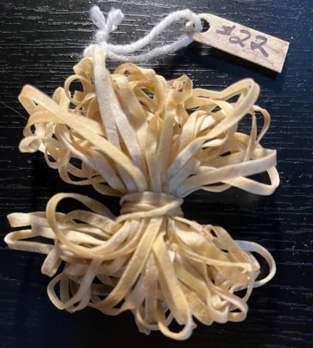 ~~#22   1/8" Deer  Rawhide Sinew 22 ONE pc  Heavy Weight Gloves